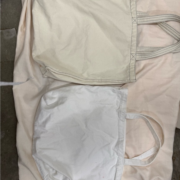 AG x Holt Renfrew Canvas Tote Set – 2 Bags - Picture 10 of 14